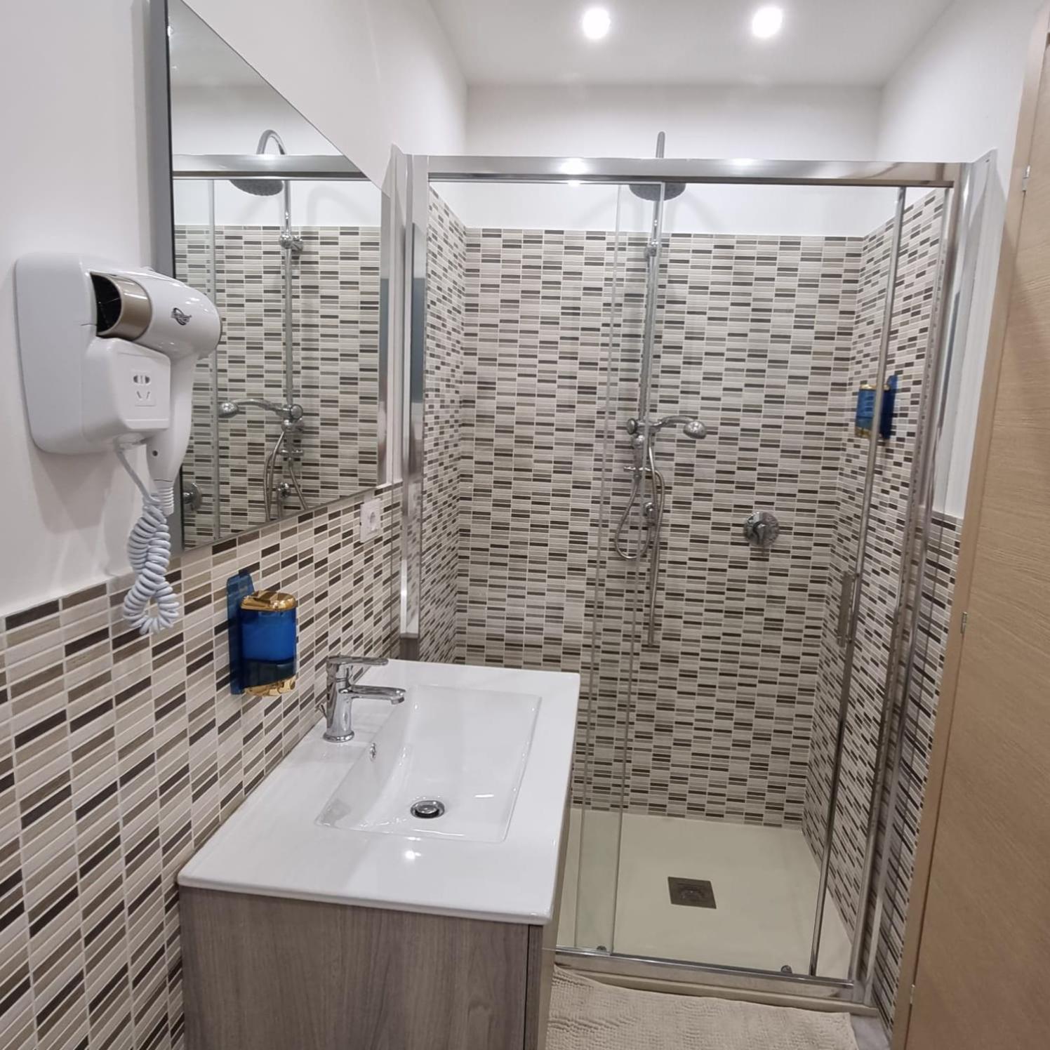 Camera Matrimoniale con Bagno Privato